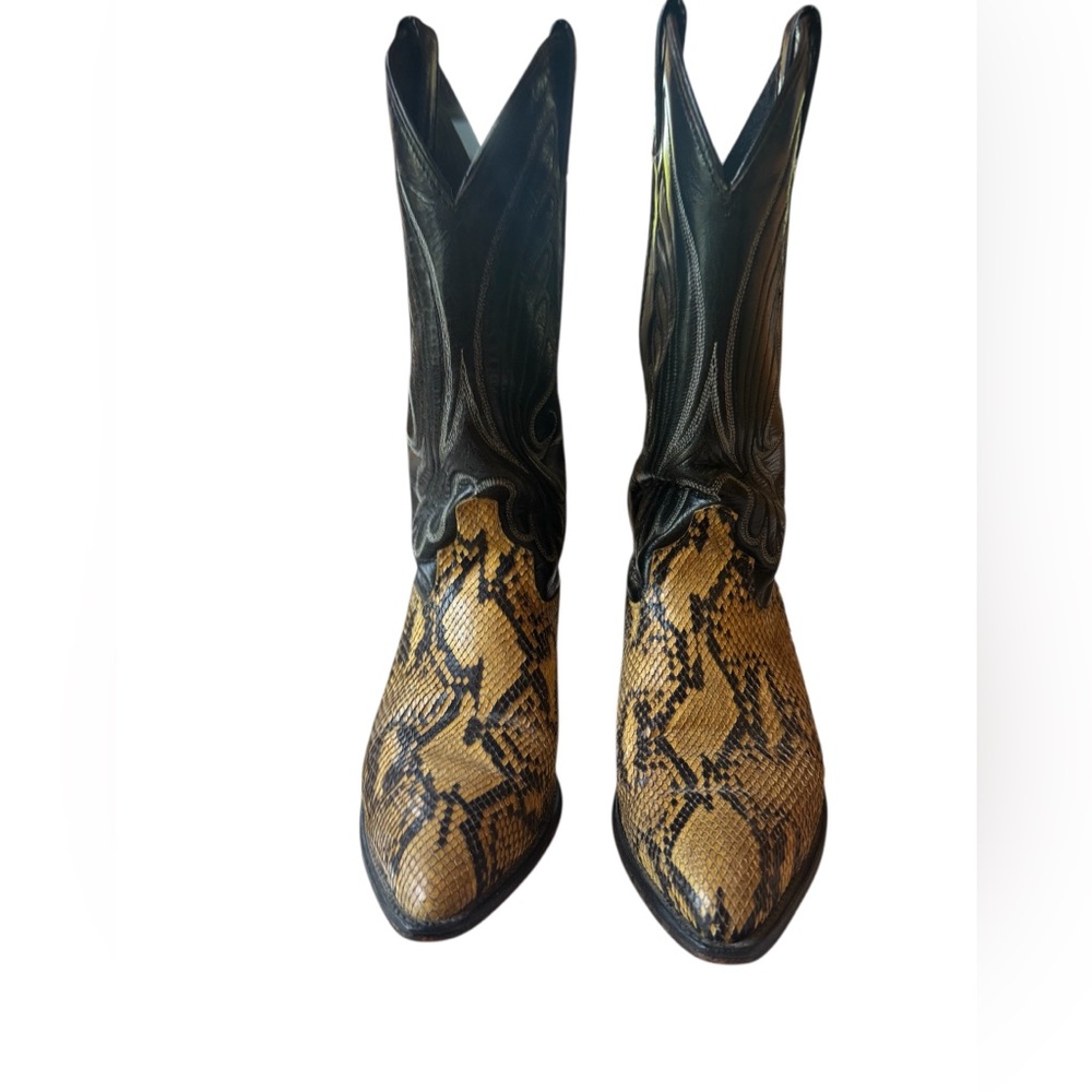 Snakeskin Pattern Heeled Boots